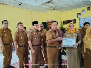 Masyarakat Rejomulyo Metro Selatan Usul Perbaikan Atap Aula Gedung Kelurahan